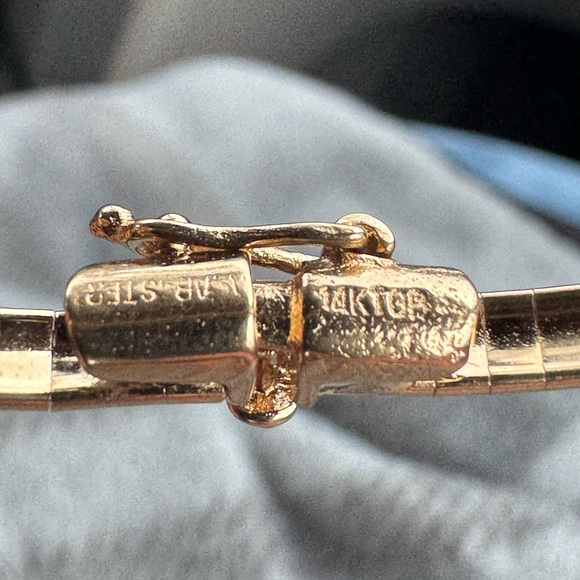 14KT Yellow Gold Plated Omega Bracelet Signed Alabaster - Picture 4 of 5